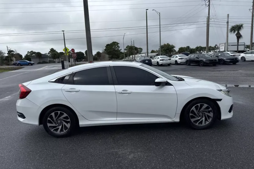2016 Honda Civic EX photo 1