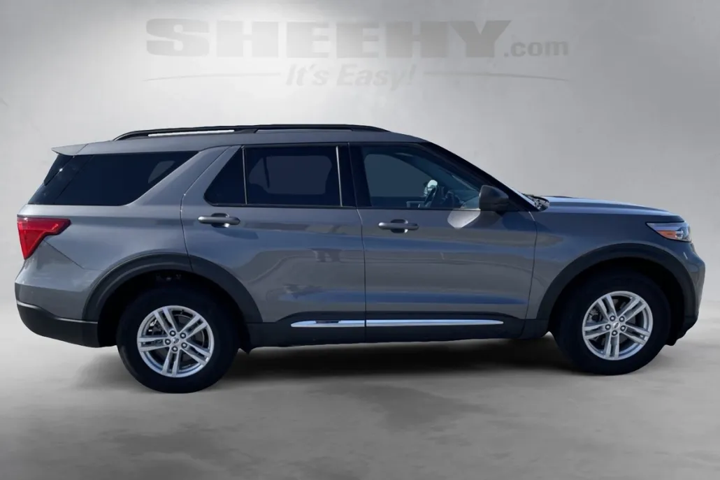 2022 Ford Explorer XLT photo 1