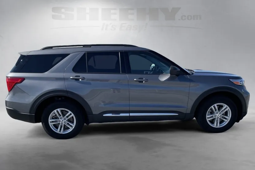 2022 Ford Explorer XLT photo 1