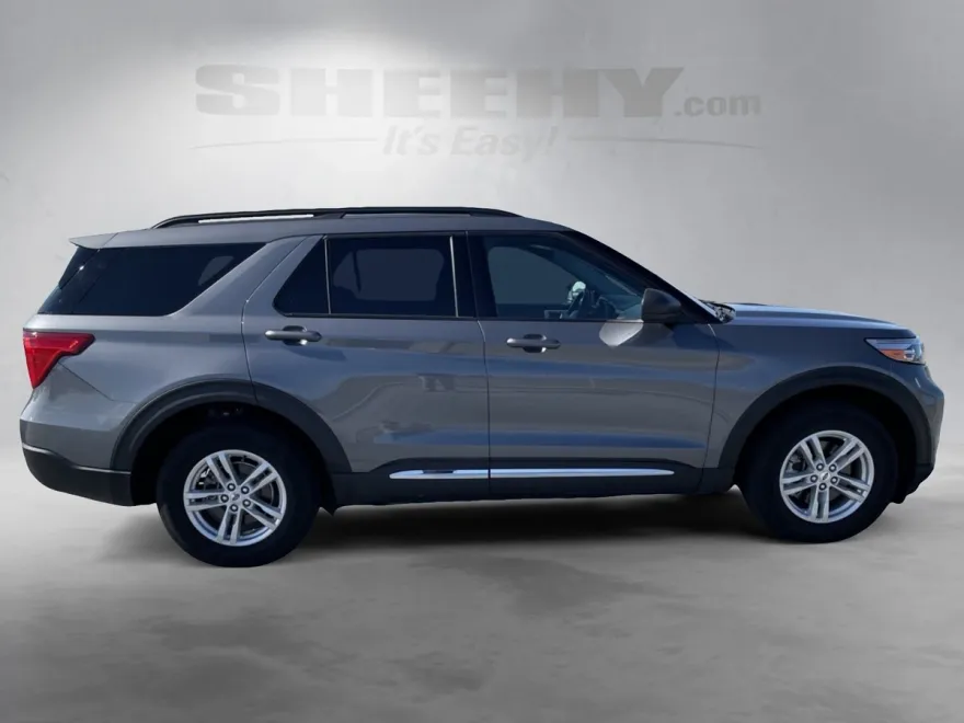 2022 Ford Explorer XLT photo 1