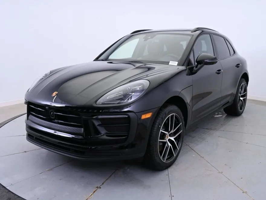 2025 Porsche Macan Base photo 1