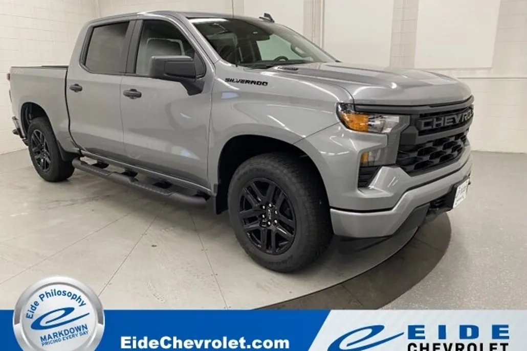 2025 Chevrolet Silverado 1500 Custom photo 1
