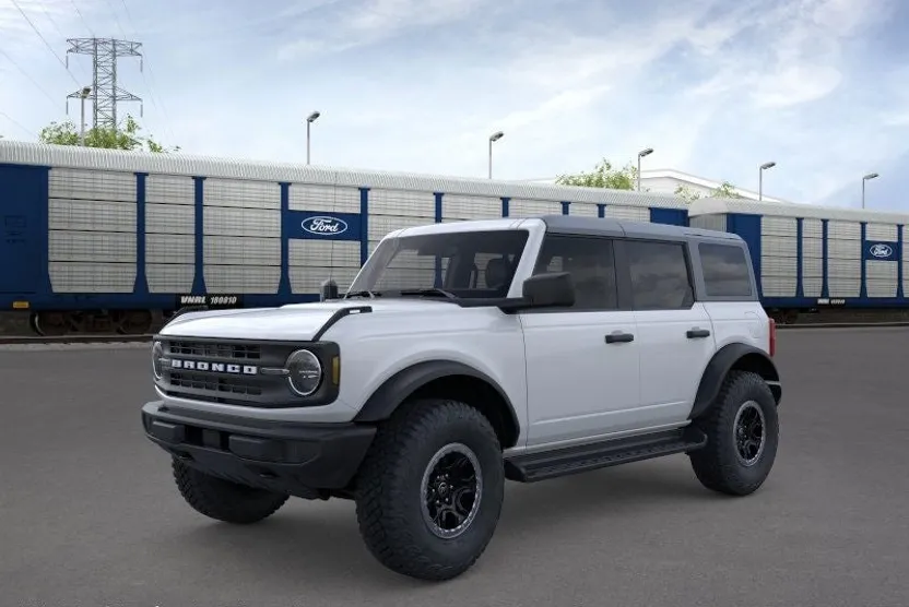 2025 Ford Bronco Base photo 1