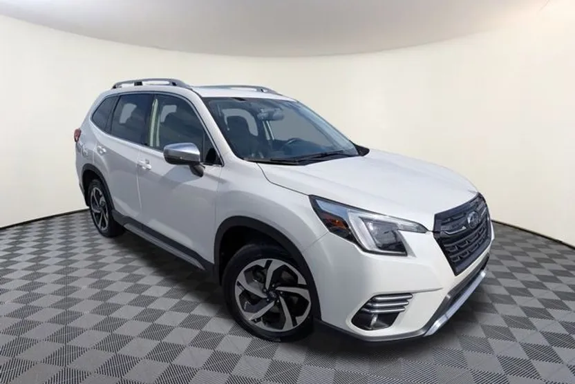 2022 Subaru Forester Touring photo 1
