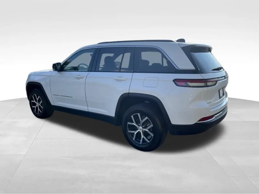 2024 Jeep Grand Cherokee Limited photo 1