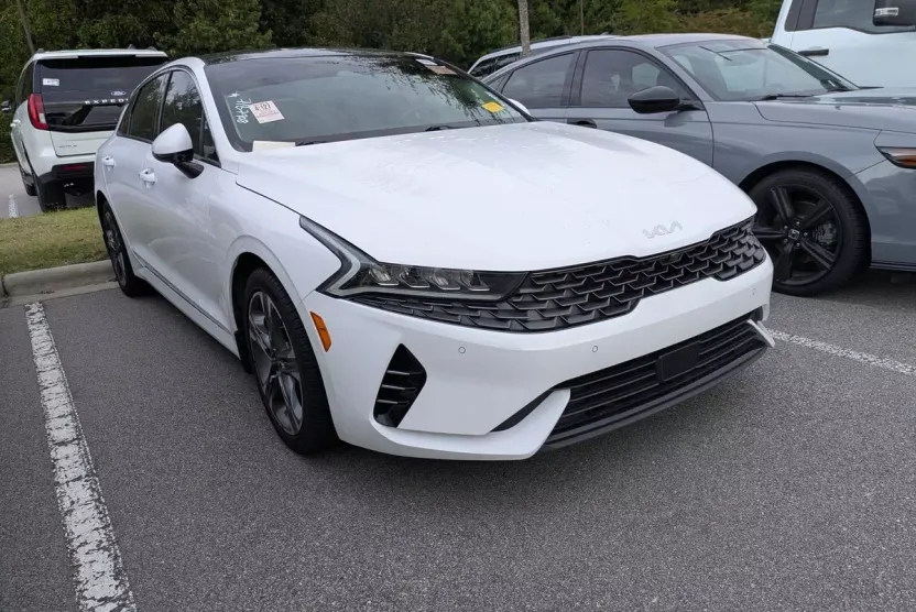2022 Kia K5 EX photo 1