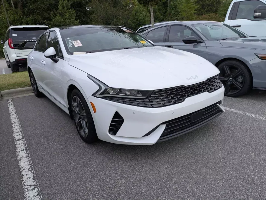 2022 Kia K5 EX photo 1