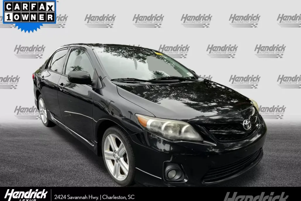 2013 Toyota Corolla S photo 1