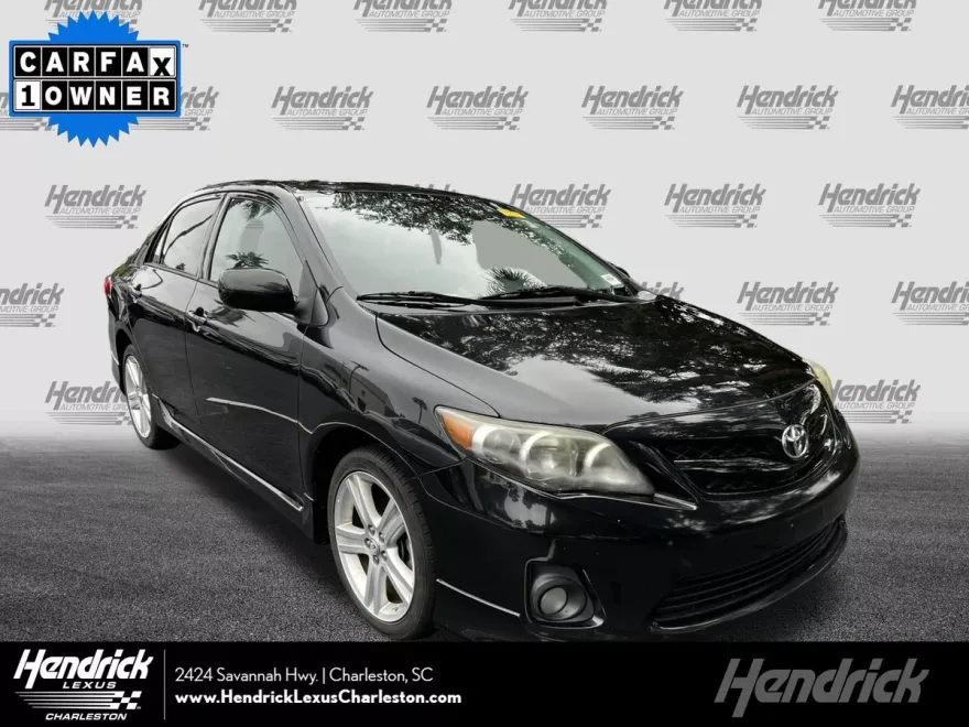 2013 Toyota Corolla S photo 1