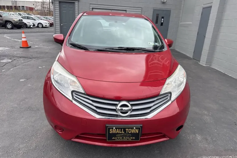 2015 Nissan Versa Note SV photo 1