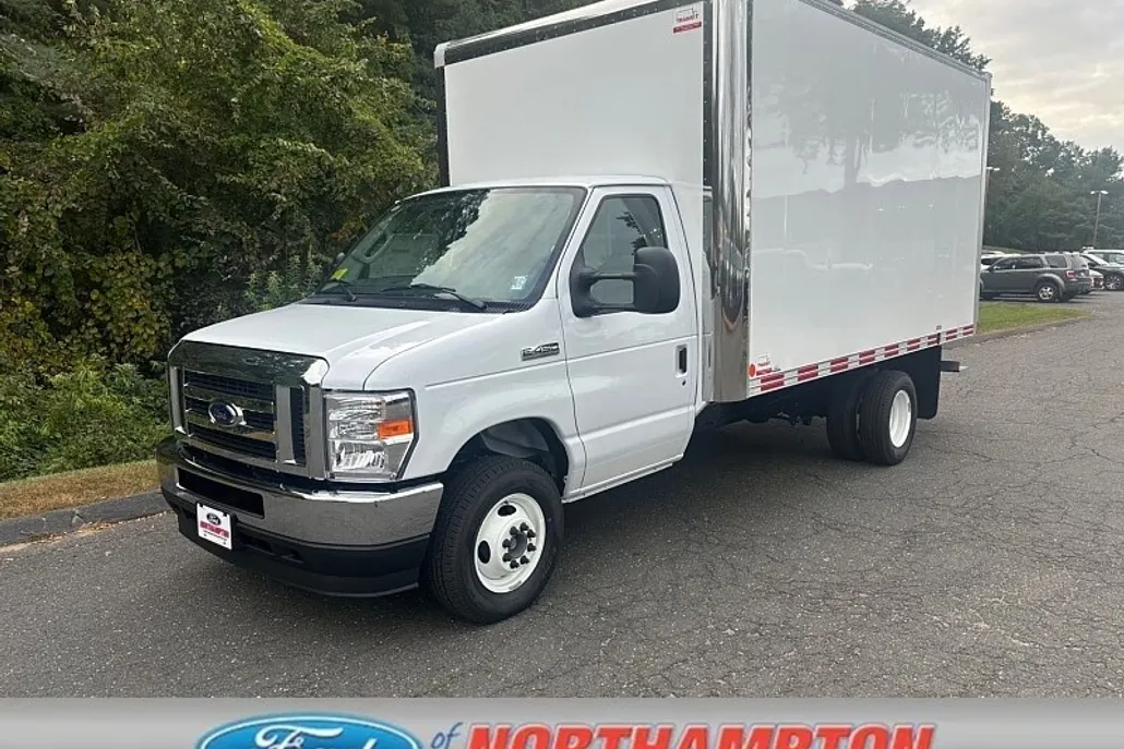 2025 Ford E-450 photo 1