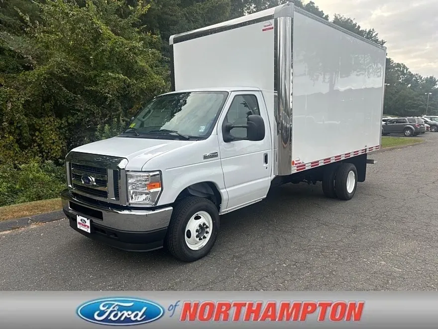 2025 Ford E-450 photo 1