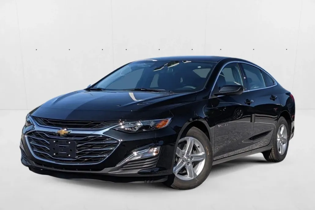 2025 Chevrolet Malibu LS photo 1