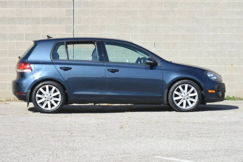 2011 Volkswagen Golf TDI photo 1
