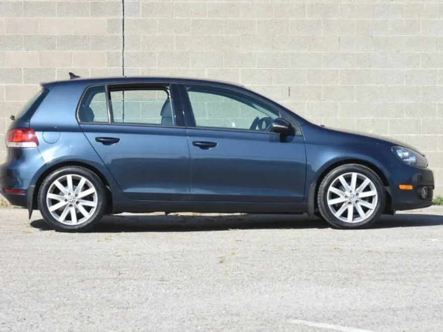 2011 Volkswagen Golf TDI photo 1