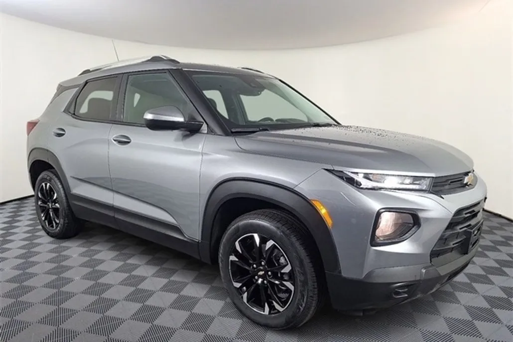 2023 Chevrolet Trailblazer LT photo 1