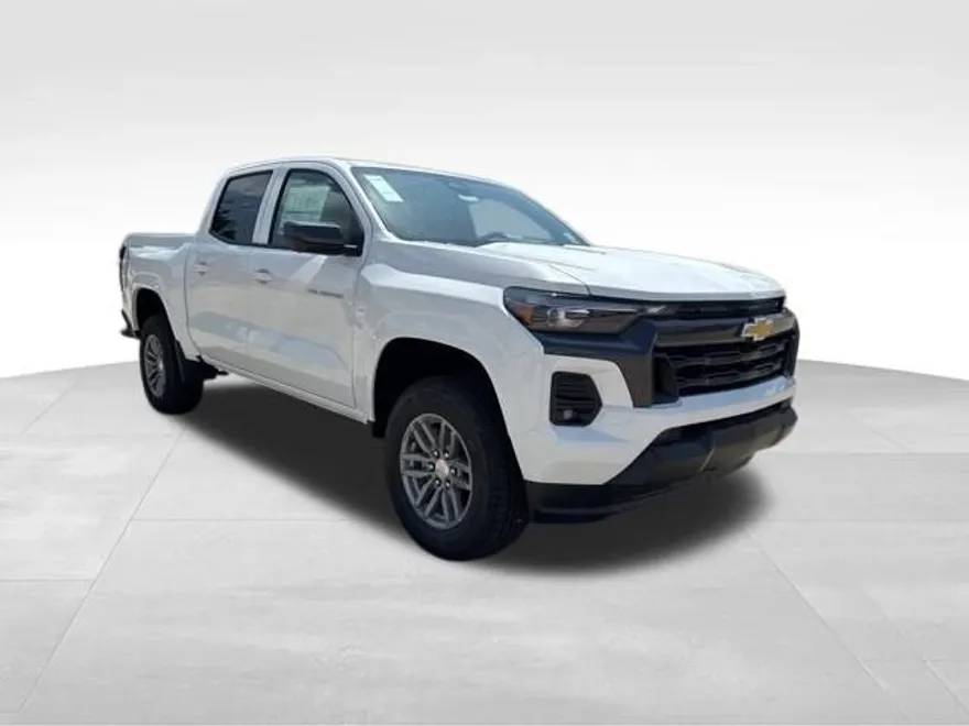 2025 Chevrolet Colorado Work Truck LT photo 1
