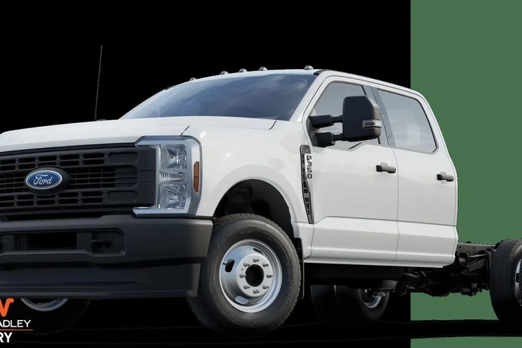2025 Ford F-350 photo 1
