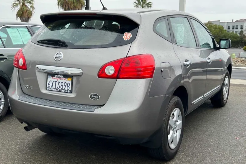 2013 Nissan Rogue S photo 1