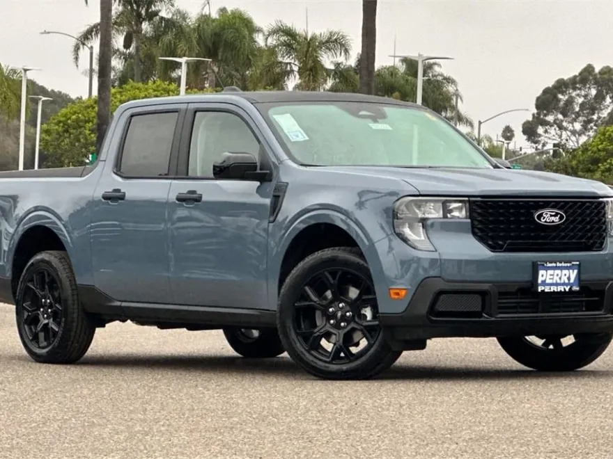 2025 Ford Maverick XLT photo 1