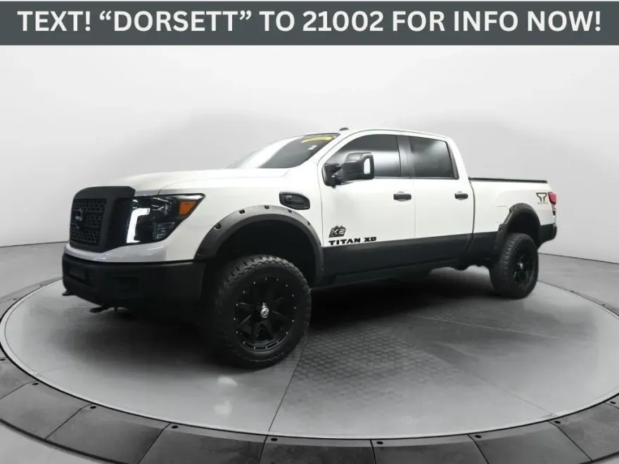 2019 Nissan Titan SV photo 1