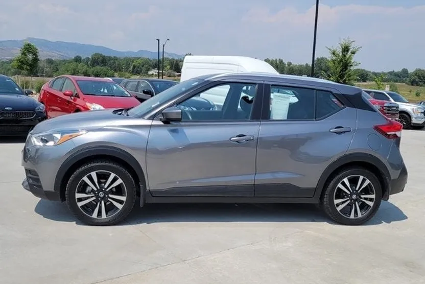 2020 Nissan Kicks SV photo 1