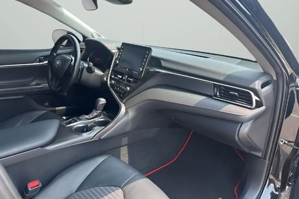 2022 Toyota Camry TRD V6 photo 1
