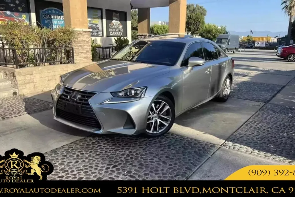 2018 Lexus IS 300 photo 1