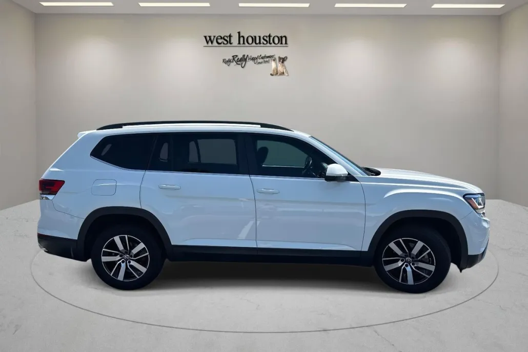 2022 Volkswagen Atlas SE photo 1