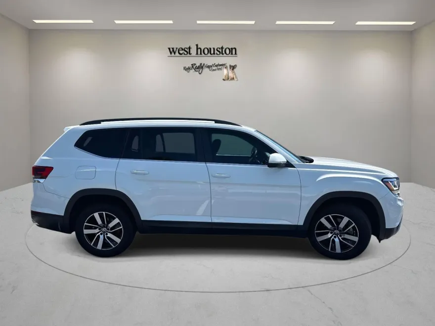 2022 Volkswagen Atlas SE photo 1