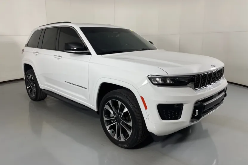 2022 Jeep Grand Cherokee Overland photo 1