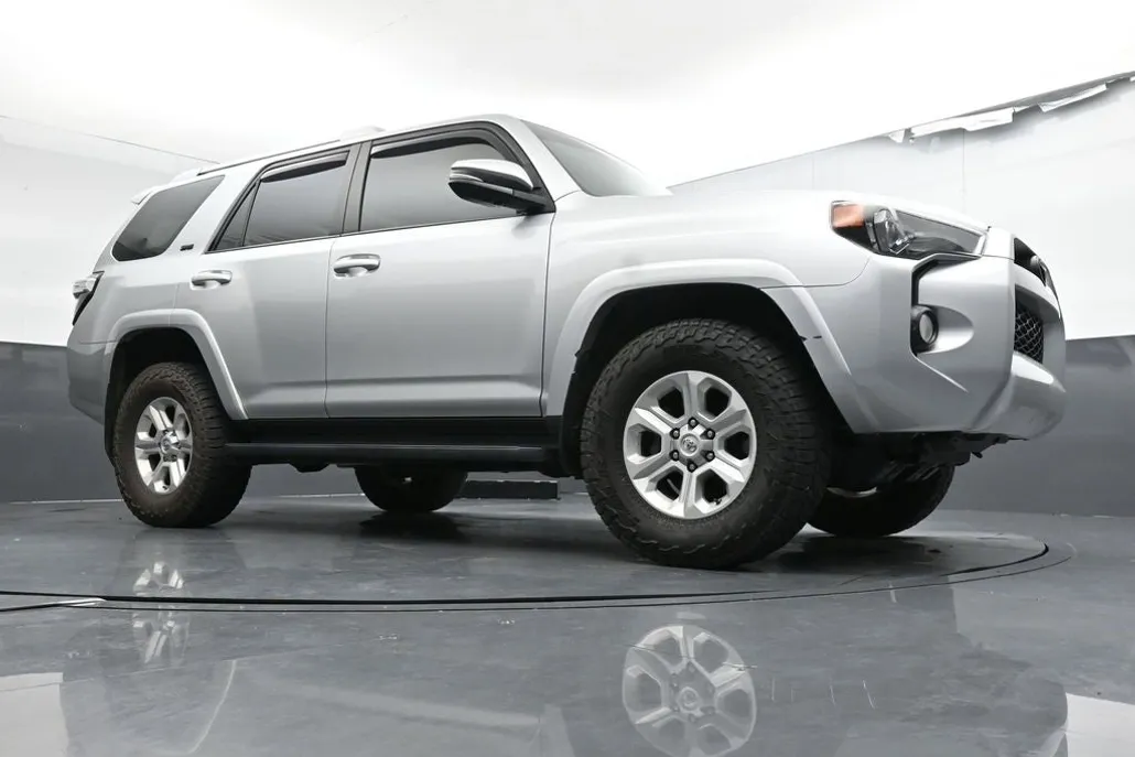 2016 Toyota 4Runner SR5 Premium photo 1