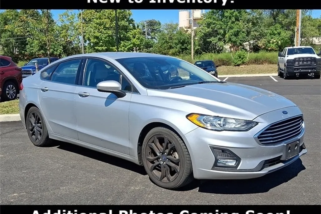2019 Ford Fusion SE photo 1
