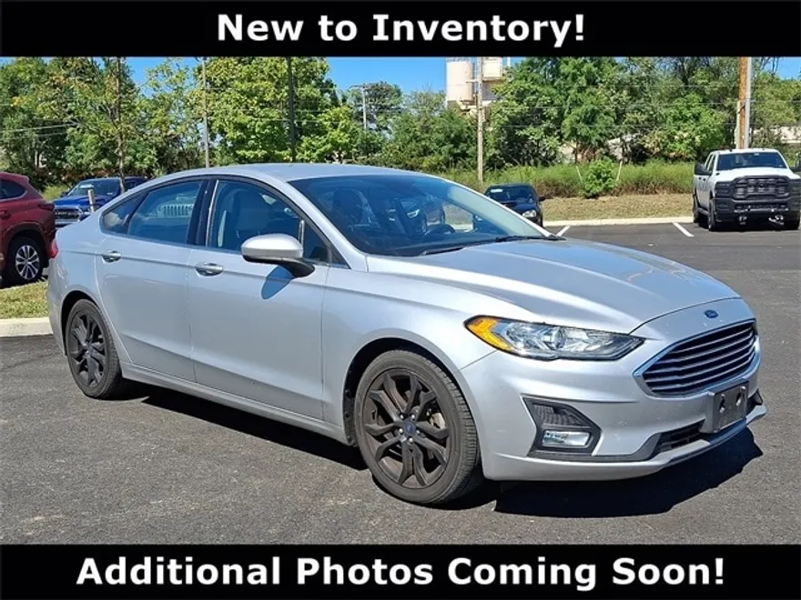 2019 Ford Fusion SE photo 1