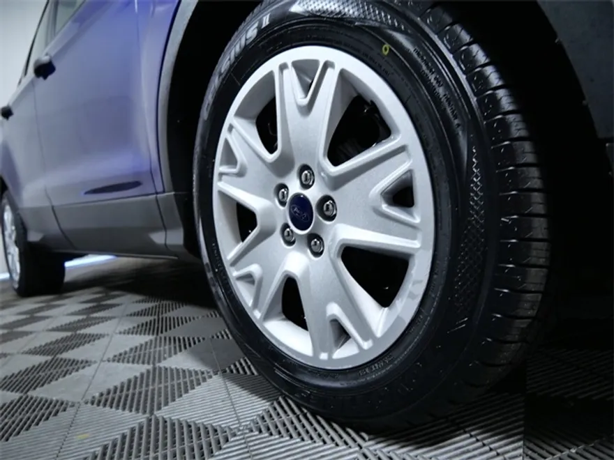 2016 Ford Escape S photo 1