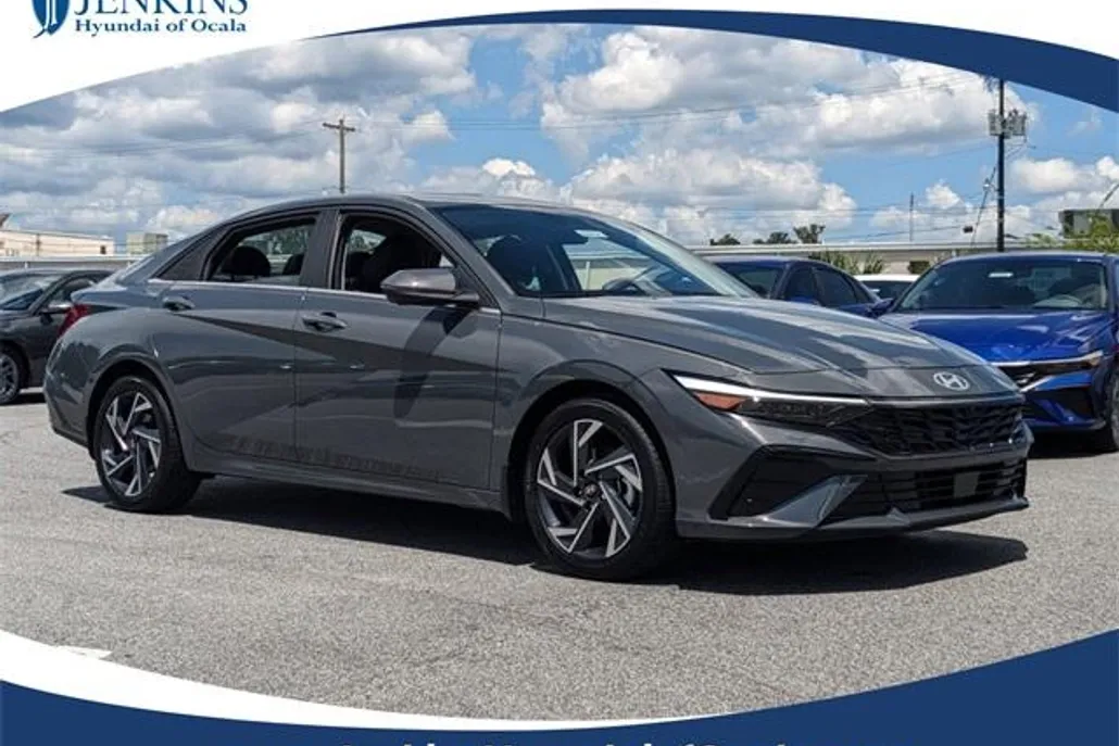 2025 Hyundai Elantra Limited photo 1