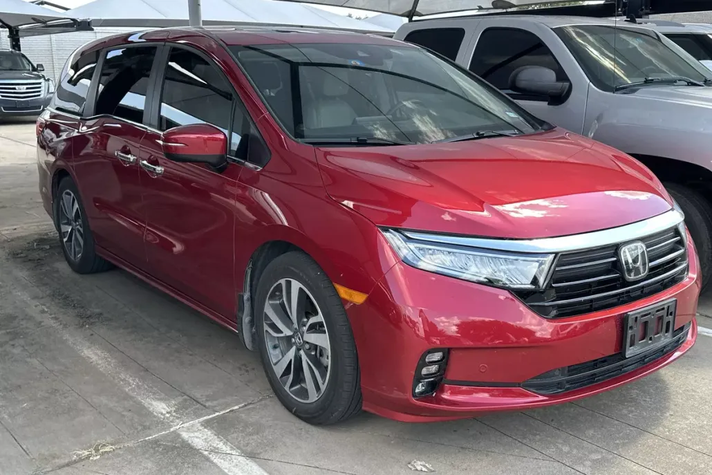 2023 Honda Odyssey Touring photo 1