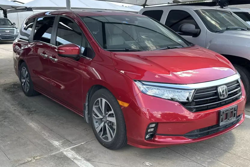2023 Honda Odyssey Touring photo 1