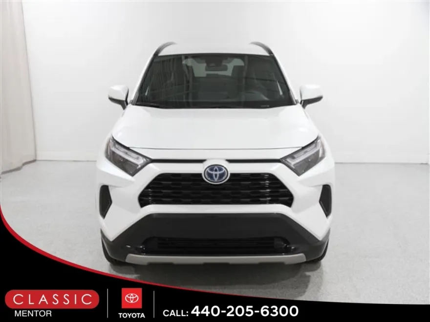 2024 Toyota RAV4 Hybrid SE photo 1
