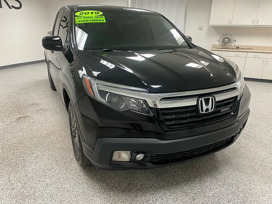 2019 Honda Ridgeline Sport photo 1