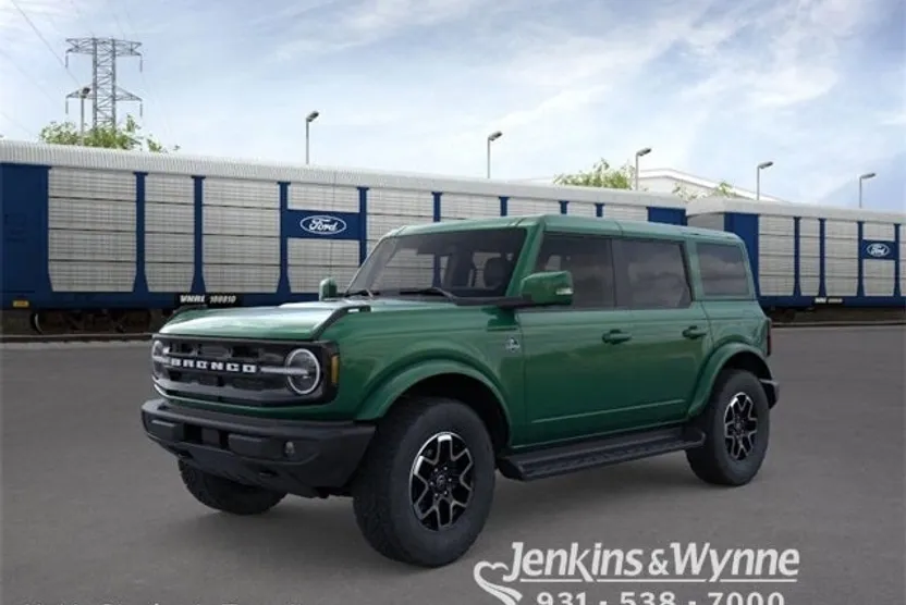 2025 Ford Bronco Outer Banks photo 1