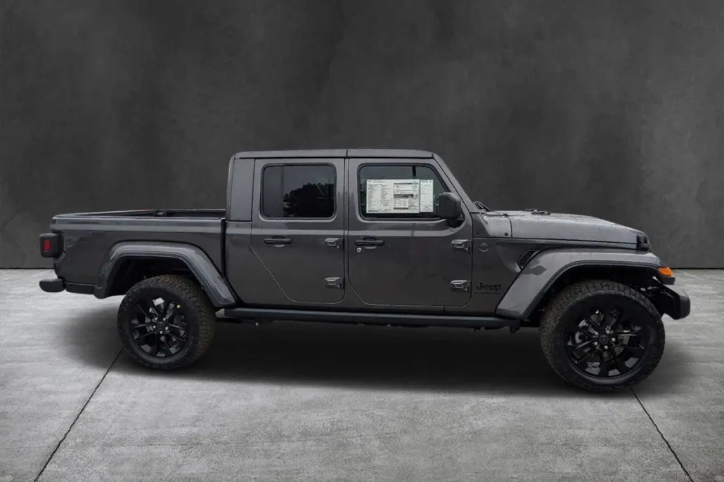 2025 Jeep Gladiator Sport photo 1