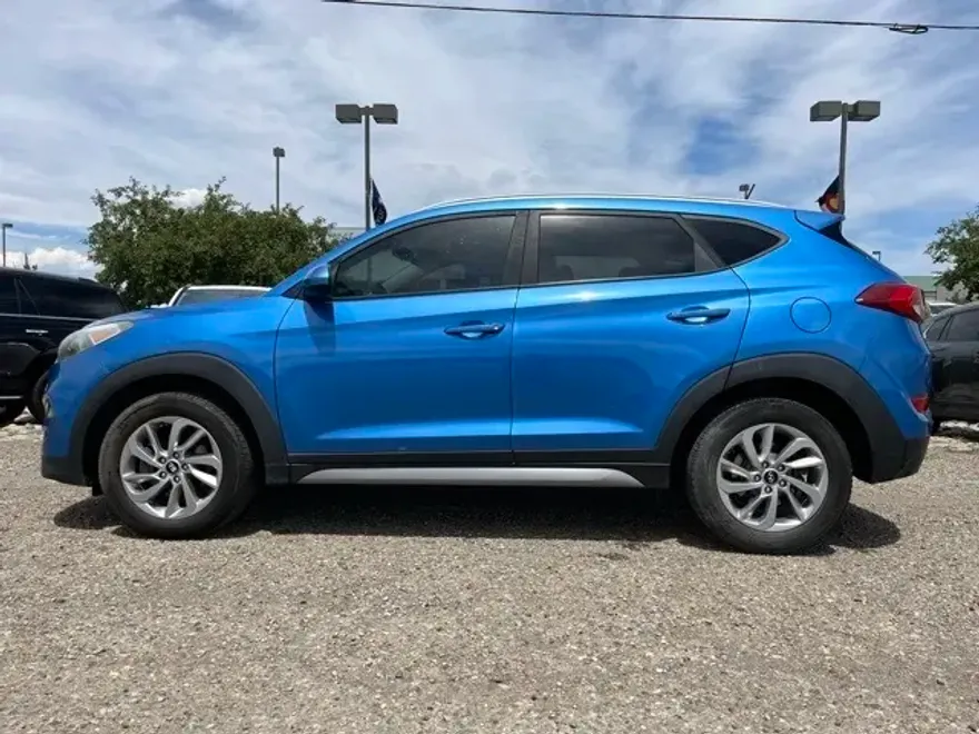 2017 Hyundai Tucson SE photo 1