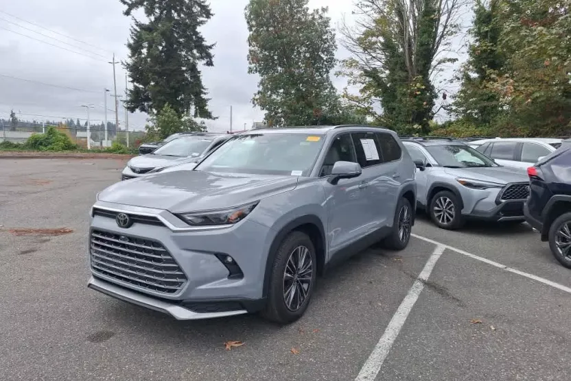 2025 Toyota Highlander Hybrid MAX Platinum photo 1