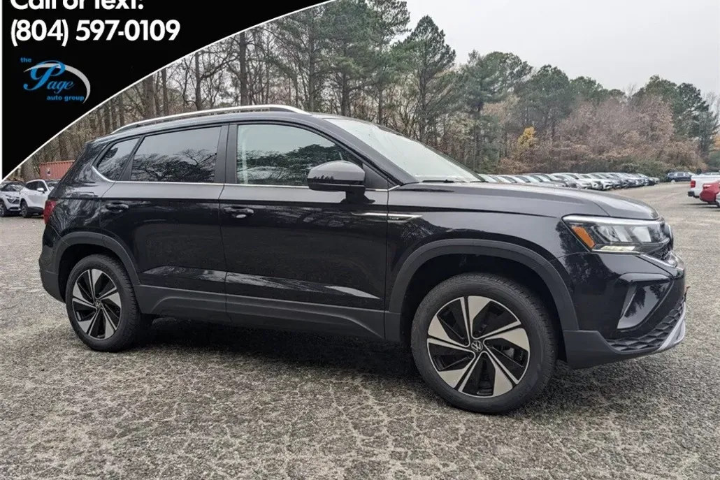 2024 Volkswagen Taos SE photo 1