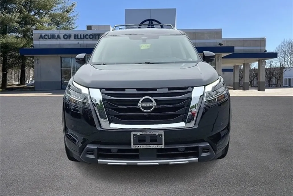 2023 Nissan Pathfinder SL photo 1