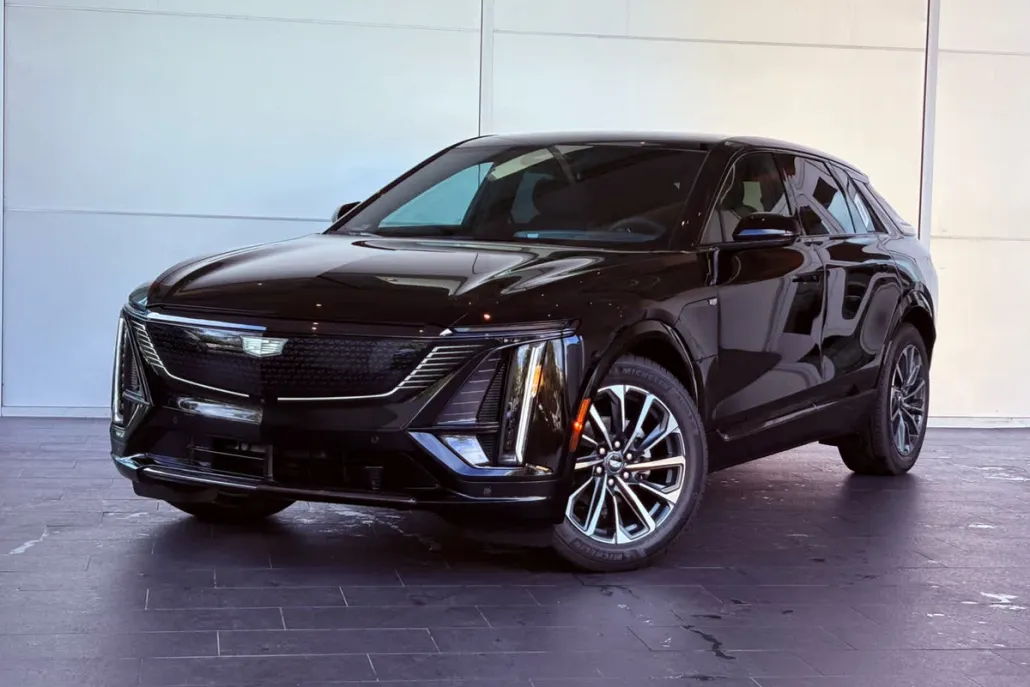 2025 Cadillac Lyriq Sport photo 1
