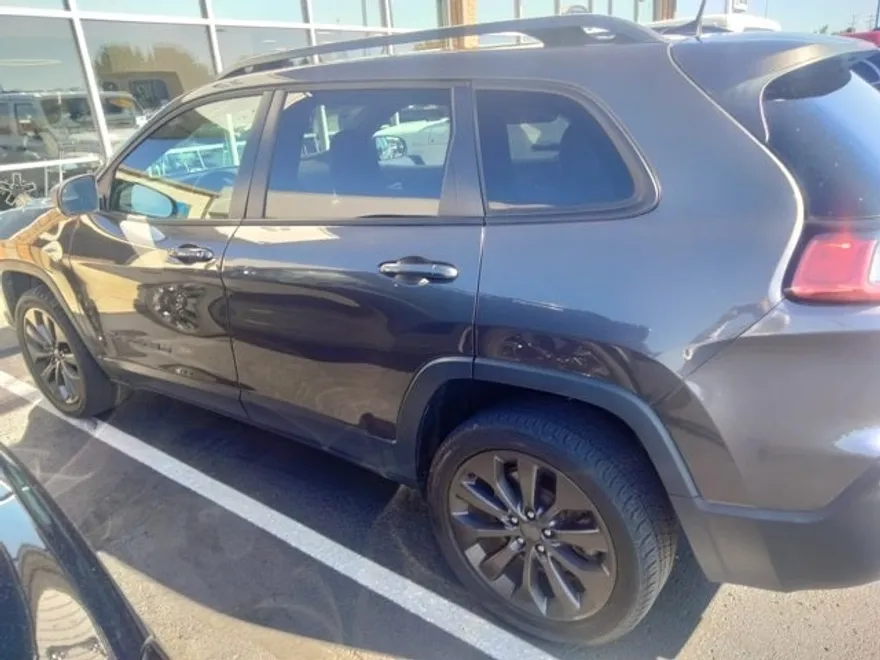 2021 Jeep Cherokee 80th Anniversary Edition photo 1