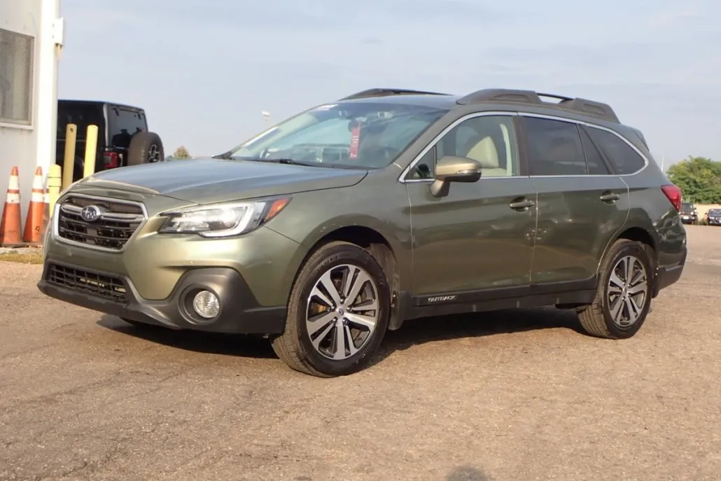 2019 Subaru Outback Limited photo 1