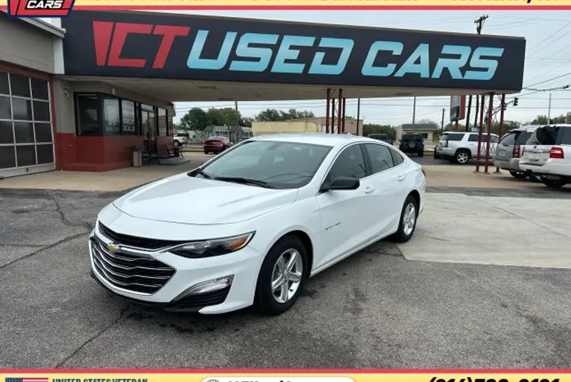 2022 Chevrolet Malibu LS photo 1